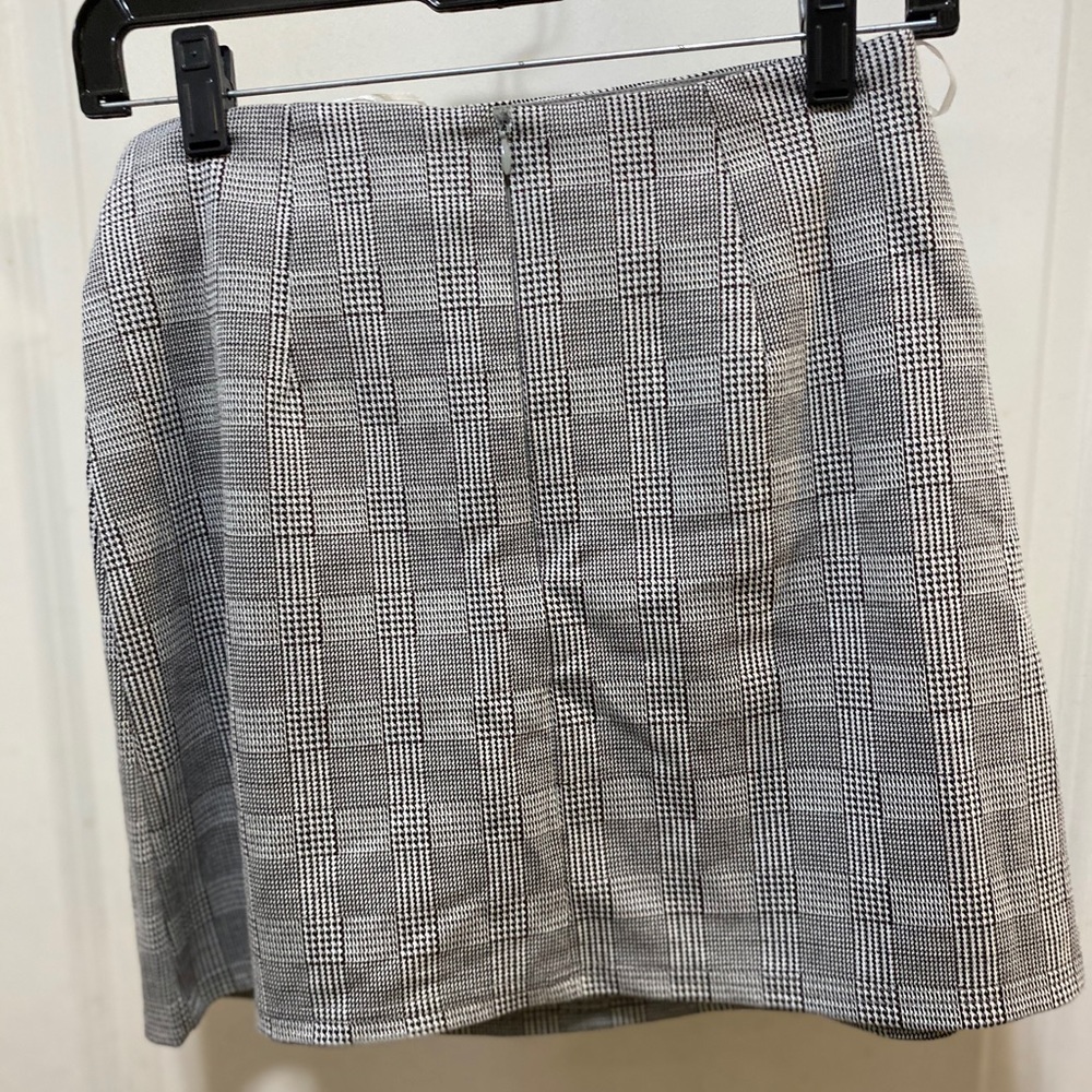 NWT LF mini wrap skirt - Picture 5 of 6